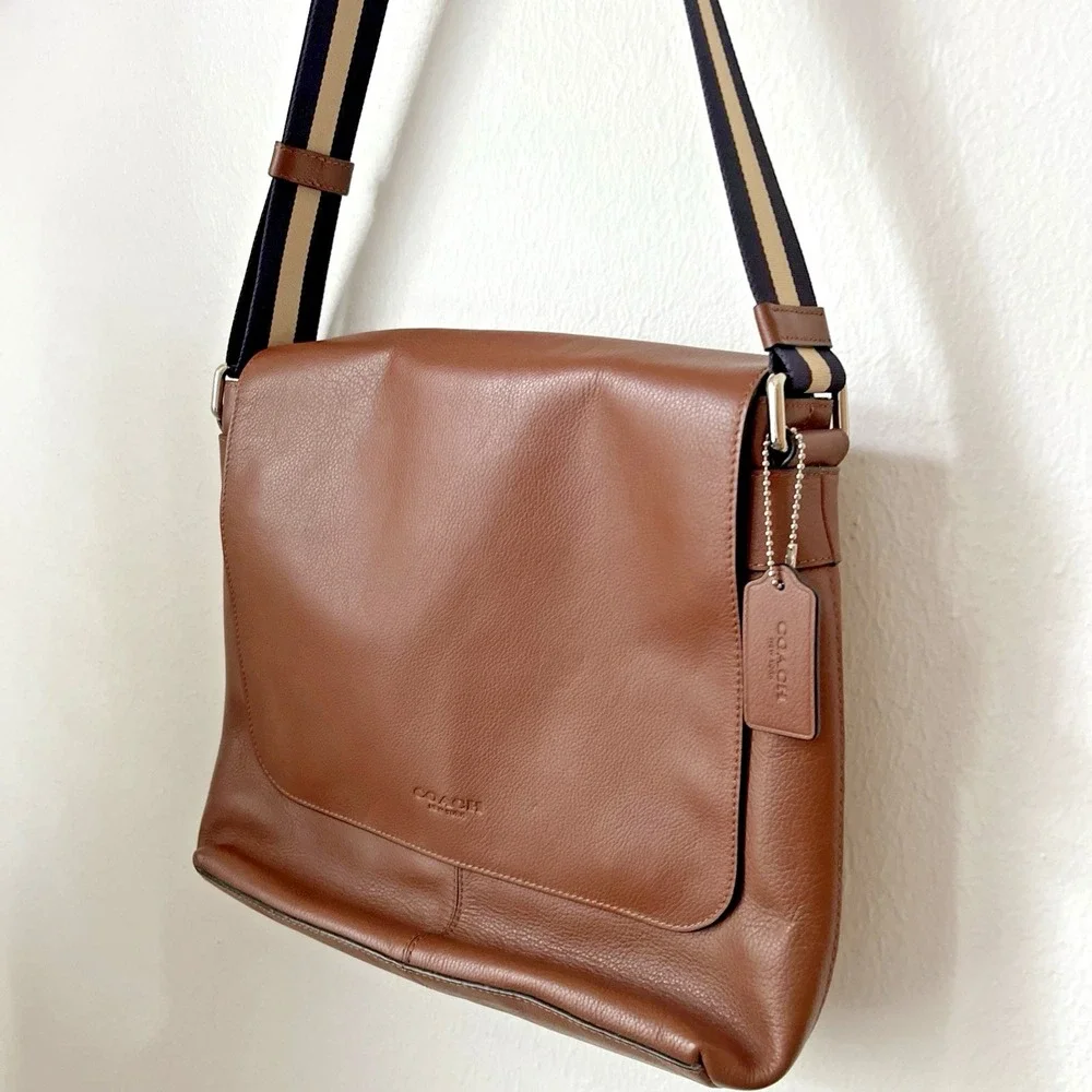 NWT COACH F28576 Charles Messenger Brown Leather $375 blue striped strap 10x13